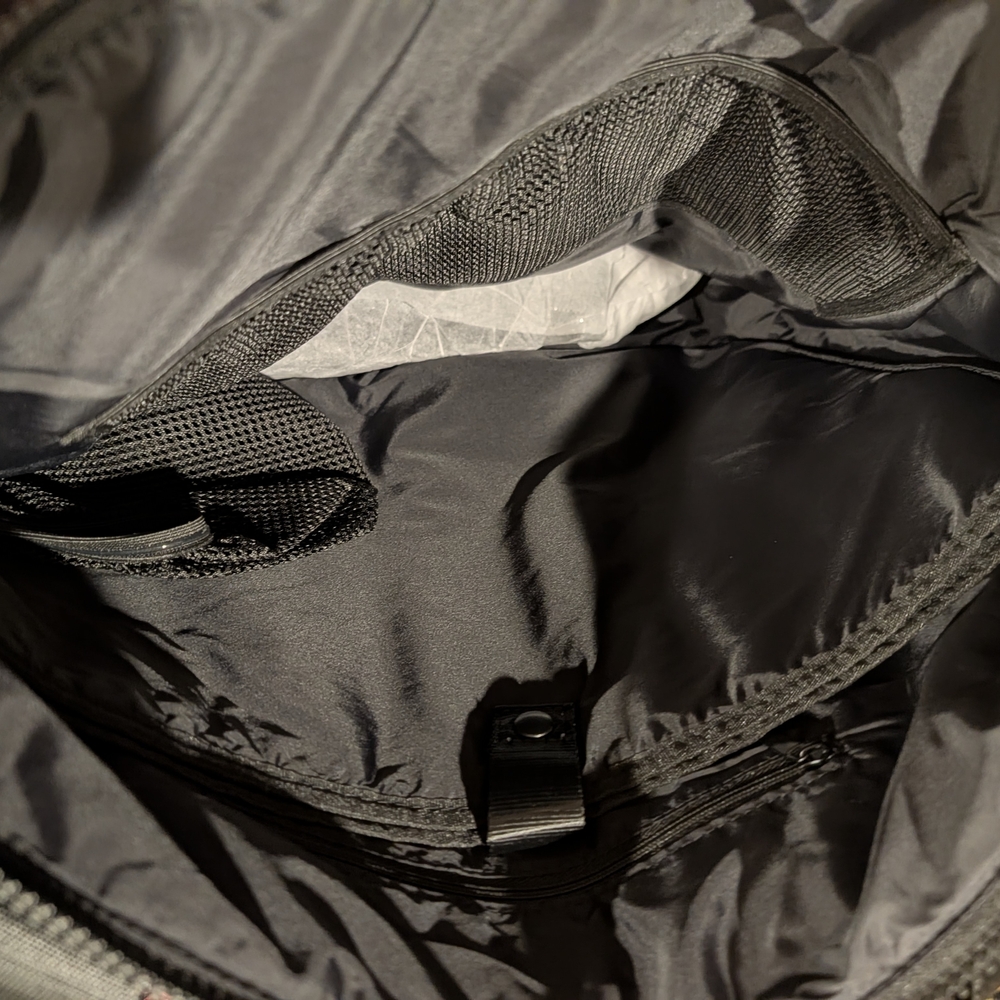Fabletics Black Duffel Bag for Men Or Women - Picture 6 of 7
